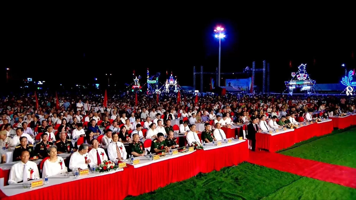 Quang cảnh Lễ kỷ niệm 50 năm Chiến thắng Cấm Dơi.