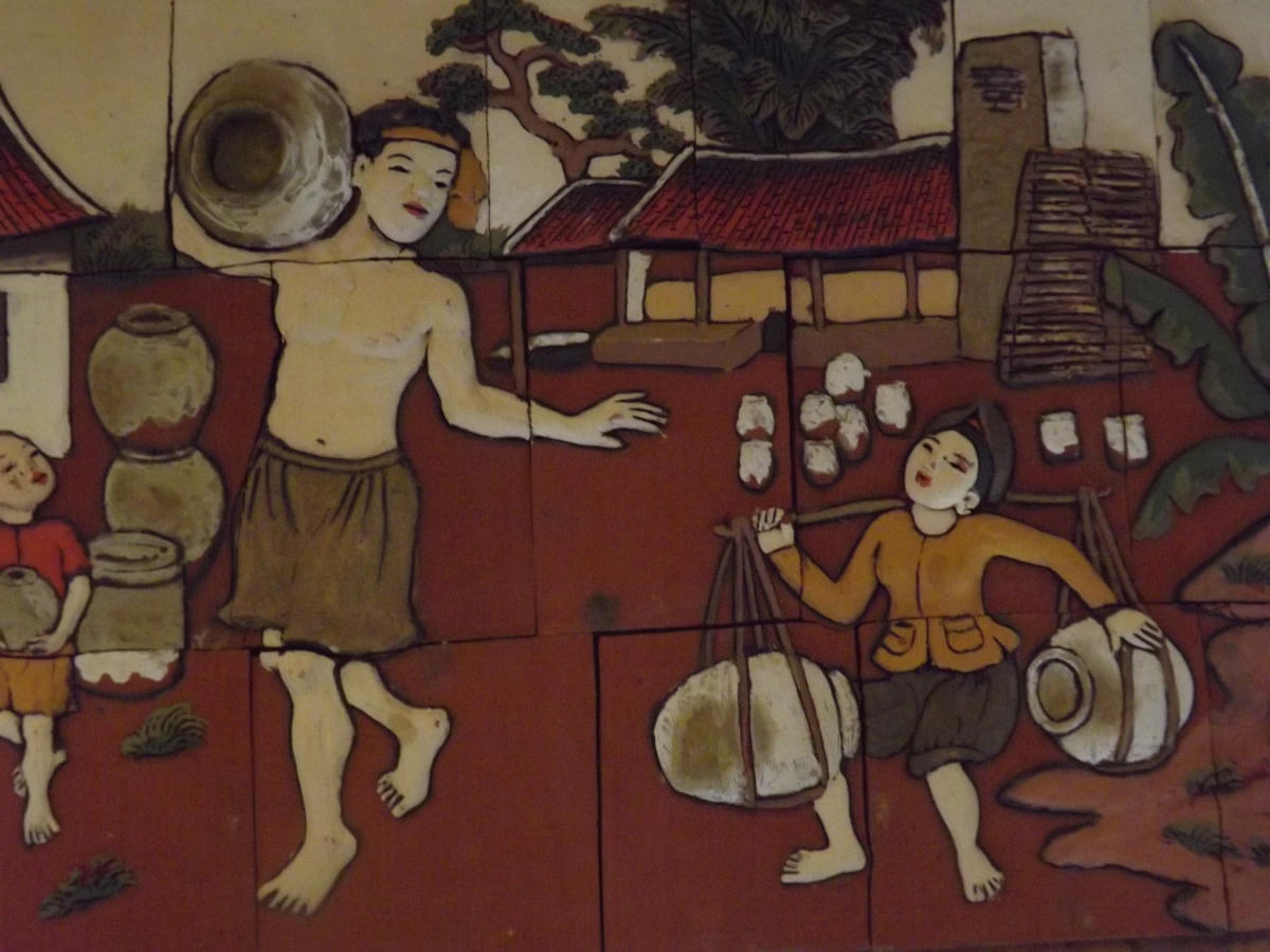 Một bức tranh gốm Phù Lãng.