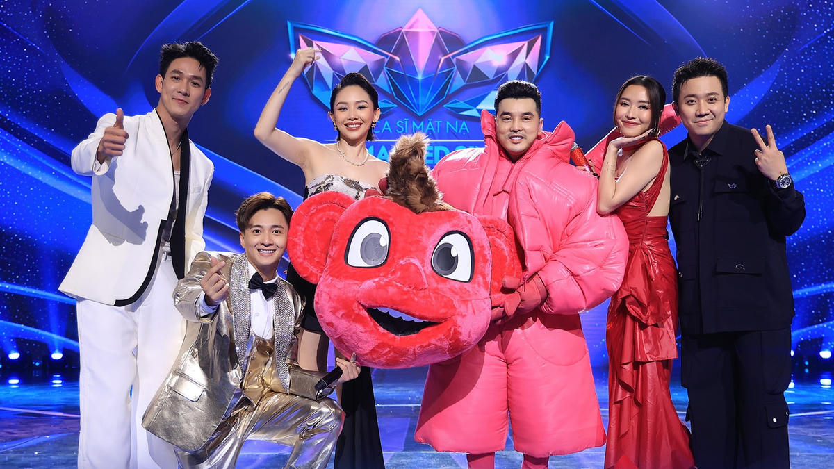 Ưng Hoàng Phúc lộ diện trong tập đầu tiên '‘Ca sĩ mặt nạ" mùa 2.