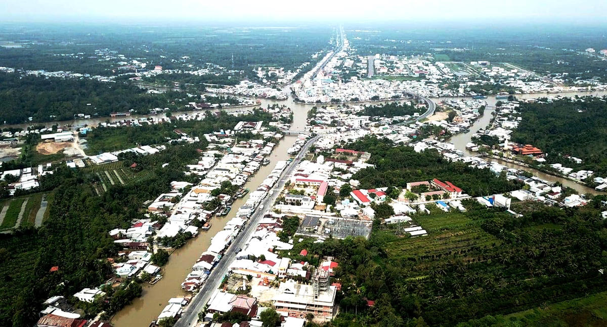 Bảy ngã sông quy tụ về 1 mối, hình thành nên Chợ nổi Ngã Bảy.