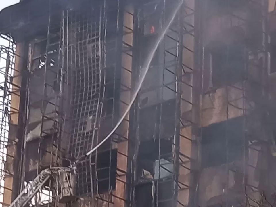 Hiện trường vụ cháy. Ảnh: Reuters.