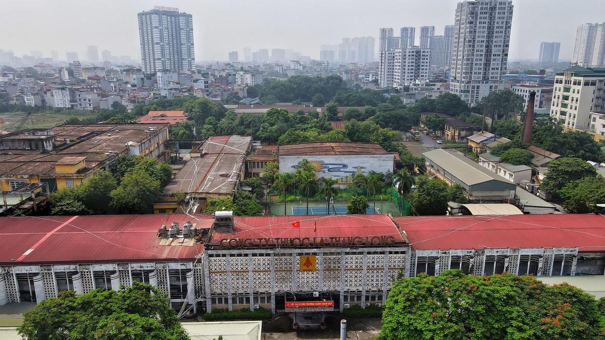 Công ty TNHH MTV Thuốc lá Thăng Long tại địa chỉ tại 235 Nguyễn Trãi (quận Thanh Xuân) có diện tích hơn 64.000 m2 thuộc diện phải di dời trong 5 năm tới.