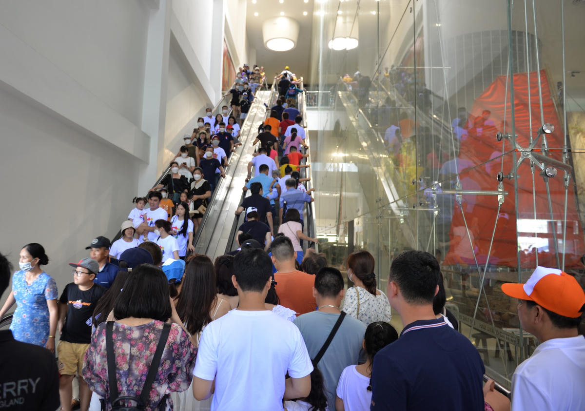 Thang máy ở Bảo tàng phải hoạt động hết công suất để đưa khách du lịch di chuyển đi tham quan các tầng. 