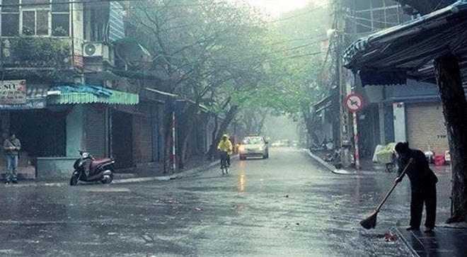 Nồm ẩm kèm mưa phùn ở miền Bắc dự báo kéo dài. Ảnh: Báo Sức khỏe và Đời sống.