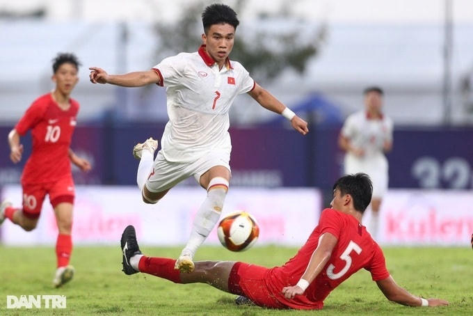 U22 Việt Nam giành chiến thắng dễ dàng với tỷ số 3-1 trước U22 Singapore. Ảnh: Khoa Nguyễn/Dân Trí.