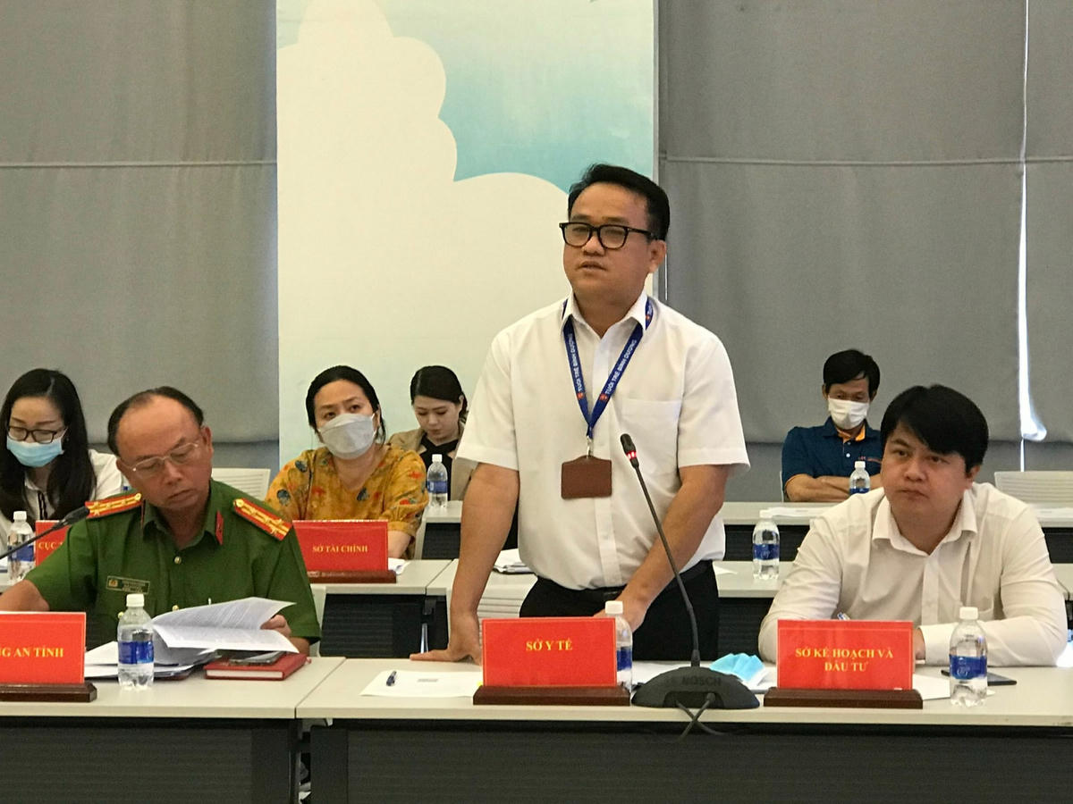 Đại diện Sở Y tế tỉnh Bình Dương thông tin về tình hình y tế trên địa bàn.