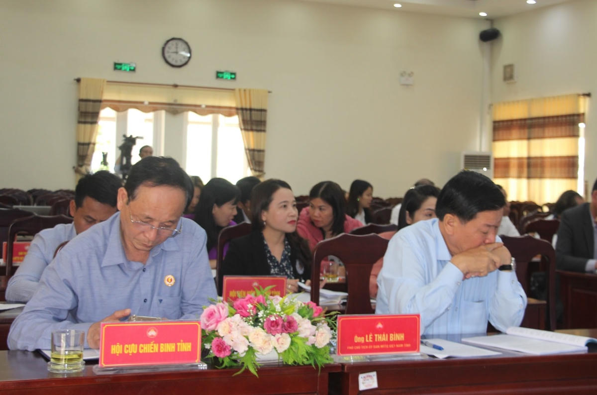 Đại biểu tham dự Hội nghị lấy ý kiến góp ý Dự thảo Luật Đất đai sửa đổi.