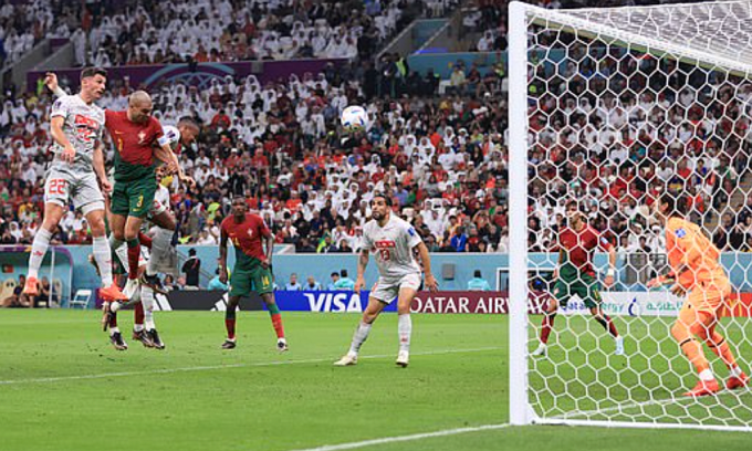 Lão tường Pepe nâng tỉ số lên 2-0.