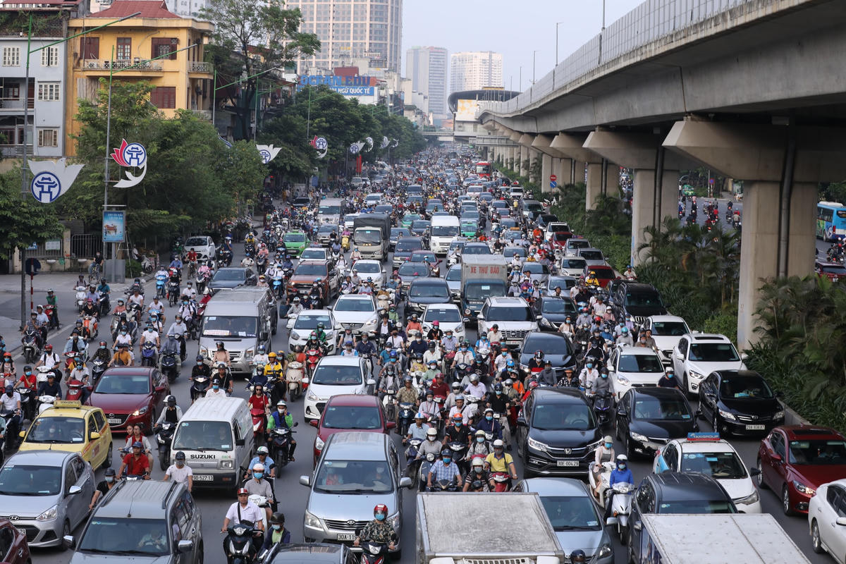 Từ năm 2026, xe 3 - 5 năm sử dụng trở lên phải kiểm định khí thải định kỳ, đồng thời hạn chế các xe không đạt tiêu chuẩn khí thải tại khu vực đã phân vùng. (Ảnh minh họa).