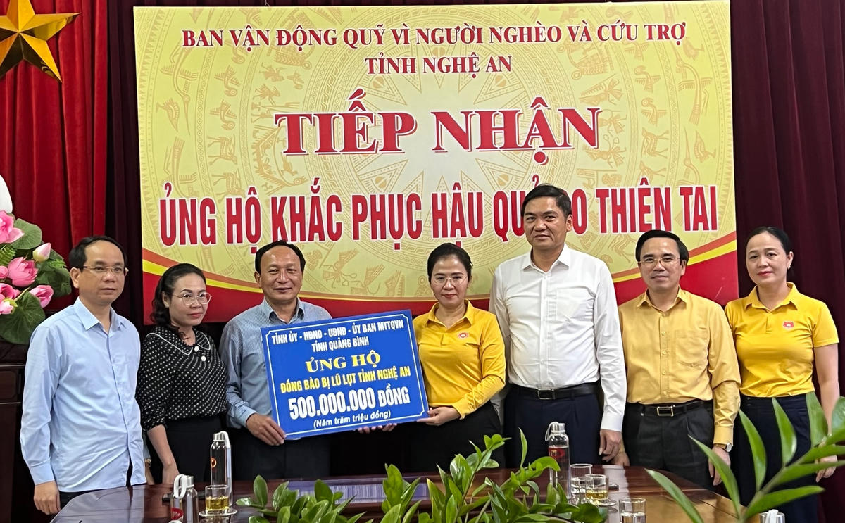 Tỉnh Quảng Bình hỗ trợ tỉnh Nghệ An 500 triệu đồng để khắc phục hậu quả thiên tai.