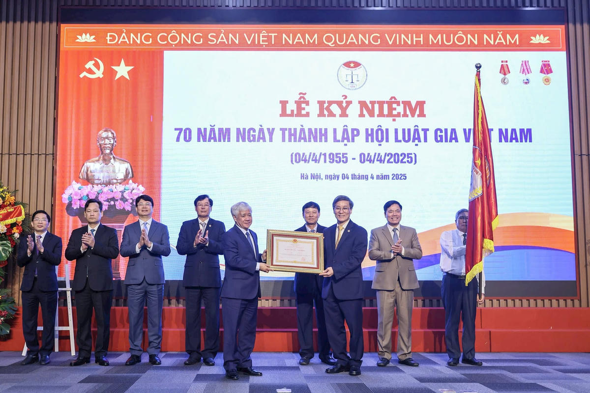b1f523b4cd157d4b2404.jpg