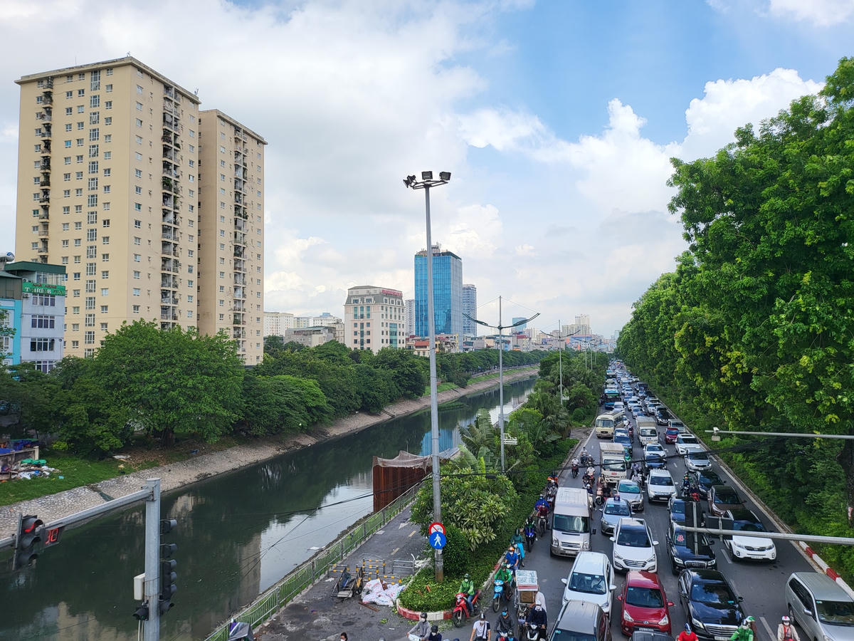 Một đoạn sông Tô Lịch.