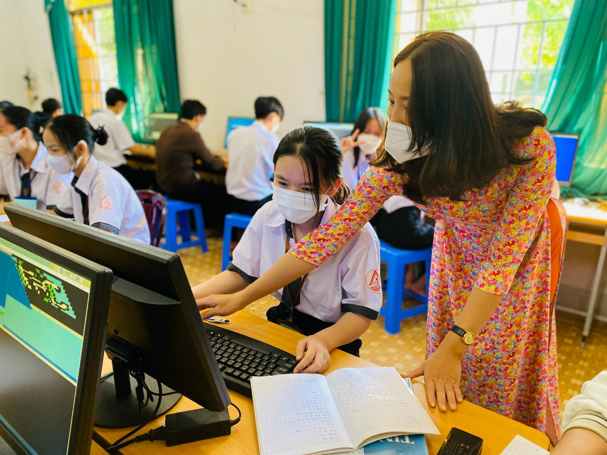 Chung tay bảo vệ trẻ em trên môi trường mạng. Ảnh: TL.