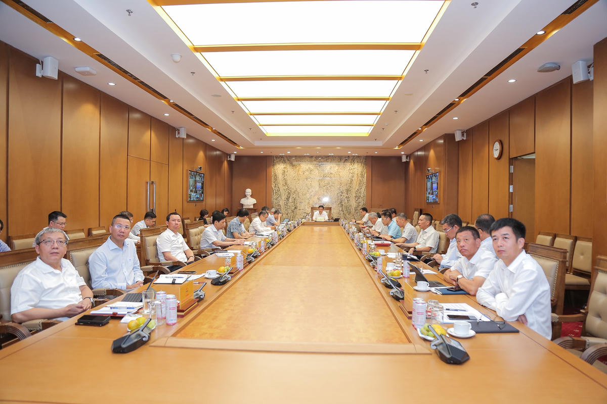 Toàn cảnh giao ban.