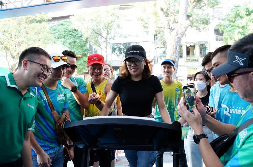 Sôi động giải chạy marathon quốc tế chính thức của Hà Nội trước giờ tranh tài