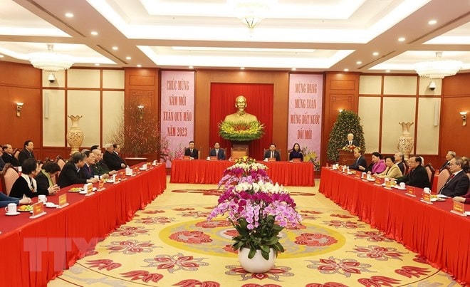 Tổng Bí thư Nguyễn Phú Trọng chúc Tết các lãnh đạo và nguyên lãnh đạo Đảng, Nhà nước. Ảnh: Trí Dũng/TTXVN.