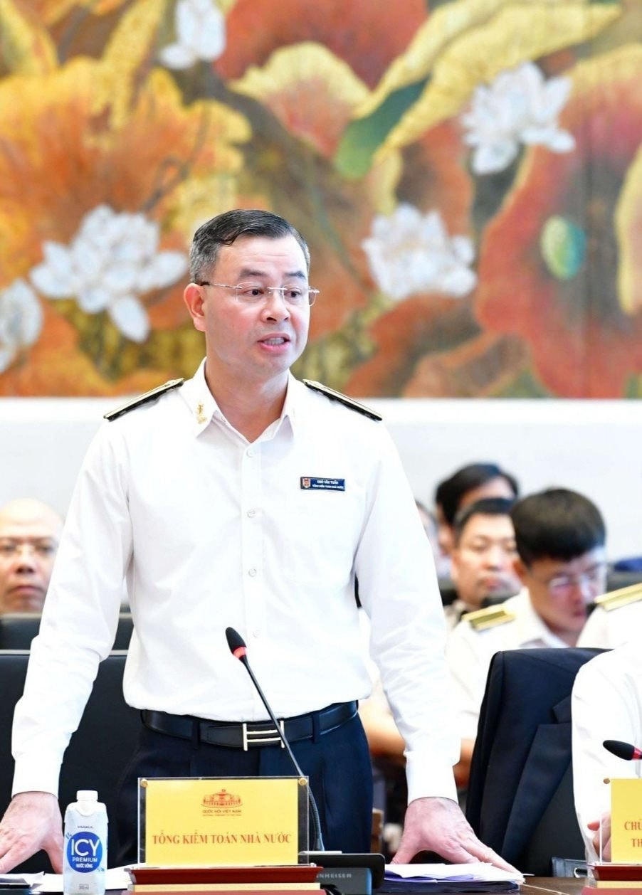 Tổng Kiểm toán nhà nước Ngô Văn Tuấn phát biểu tại Phiên giải trình. Ảnh: N. LỘC