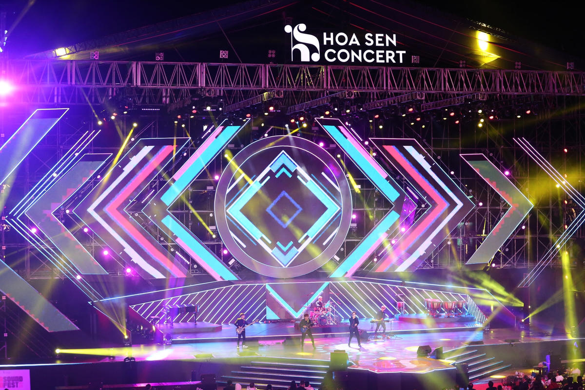 Sân khấu của Lễ hội Âm nhạc Quốc tế - Hoa Sen SoundFest 2023.