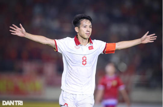 Hùng Dũng ăn mừng bàn thắng nâng tỷ số lên 2-0 (Ảnh: Khoa Nguyễn). Nguồn: Dân Trí.