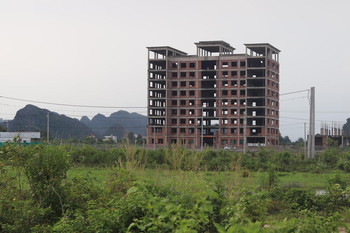 Dự án trường Đại học Hoa Lư mở rộng được UBND tỉnh Ninh Bình phê duyệt đầu tư và triển khai xây dựng từ tháng 7/2007 trên diện tích trên 15 ha tại xã Ninh Nhất, TP Ninh Bình.