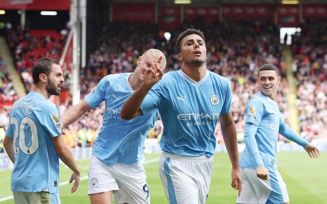 Ngoại Hạng Anh: Thắng kịch tính Sheffield, Man City lên đầu bảng