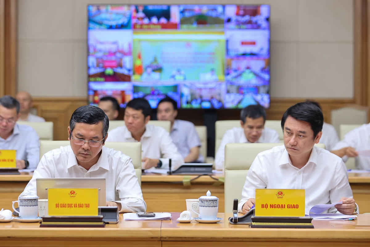 Thủ tướng: Tăng trưởng 8,3-8,5% năm 2025 không là 'mục tiêu bất khả thi'- Ảnh 10.