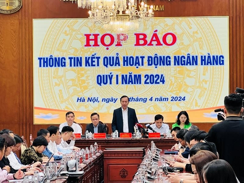 anh-bai-tren.jpeg