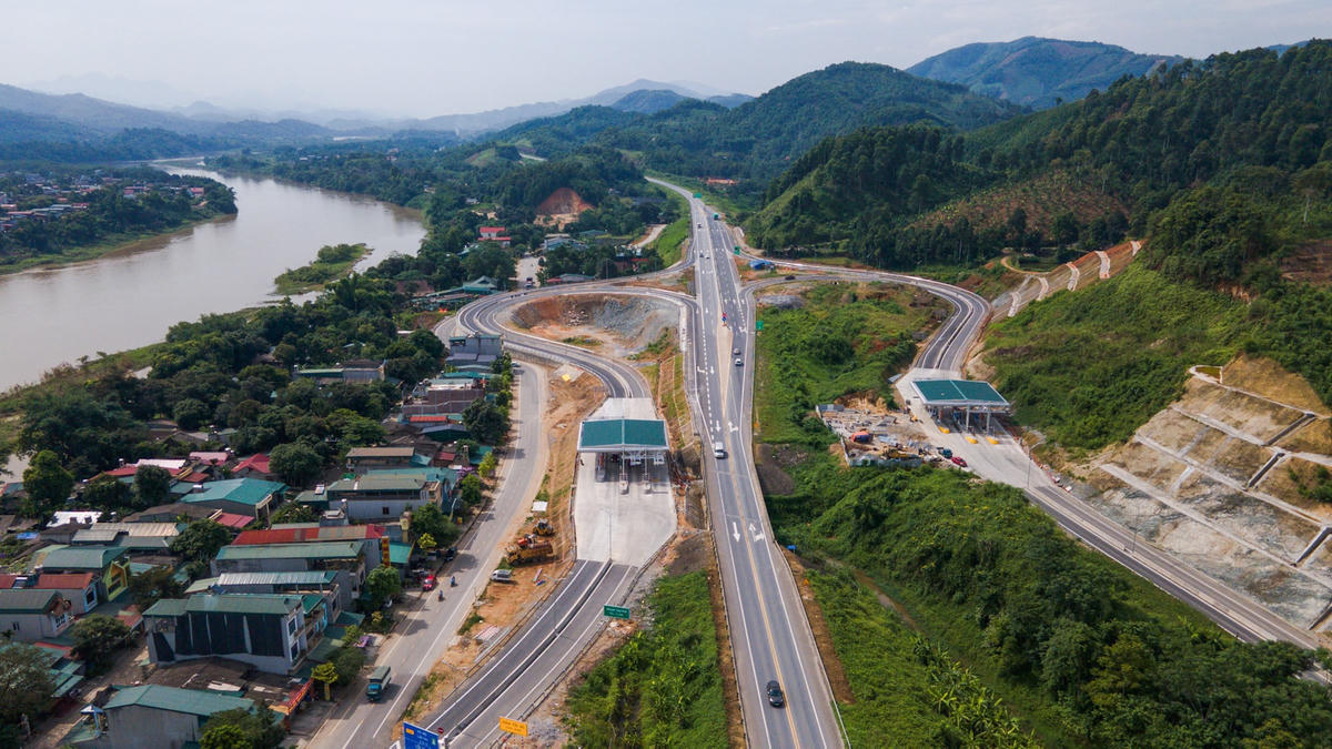 Các dự án đầu tư công đang được Hà Nội đẩy nhanh tiến độ. Ảnh: Quang Vinh