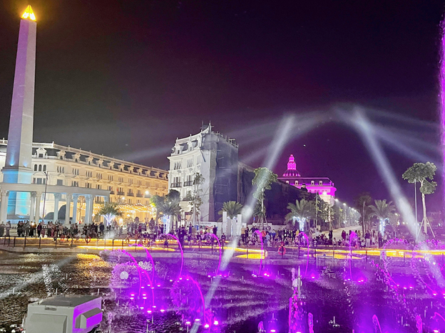 Vũ điệu nhạc nước tại không gian nghệ thuật Danko Square.