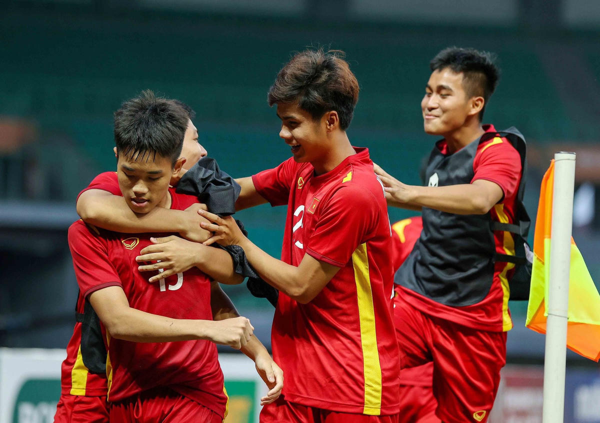 U19 Việt Nam vượt qua Thái Lan để giành hạng ba giải U19 Đông Nam Á (Ảnh: VFF).