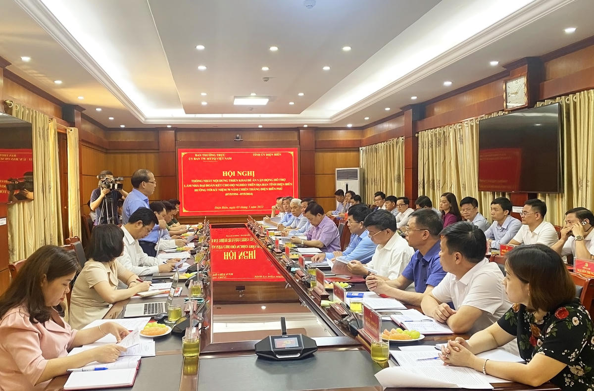 Quang cảnh cuộc làm việc.