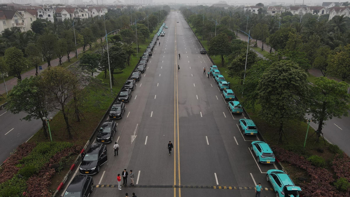 Hãng Taxi thuần điện đầu tiên ở Việt Nam có gì lạ?