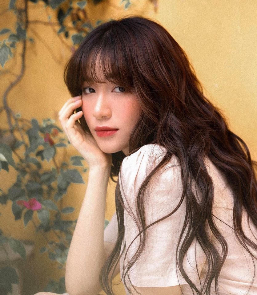 Năm 2016, Hoà Minzy từng là thí sinh của "Gương mặt thân quen".