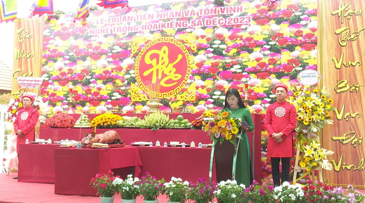 Phó Chủ tịch UBND TP Sa Đéc Võ Thị Bình phát biểu tại buổi lễ.