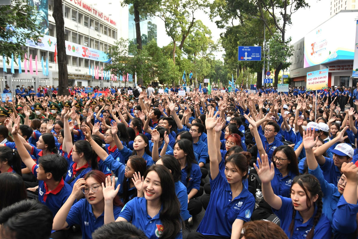 Hơn 100.000 thanh niên TPHCM tham gia Chiến dịch tình nguyện hè 2023. Ảnh: Nữ Vương.