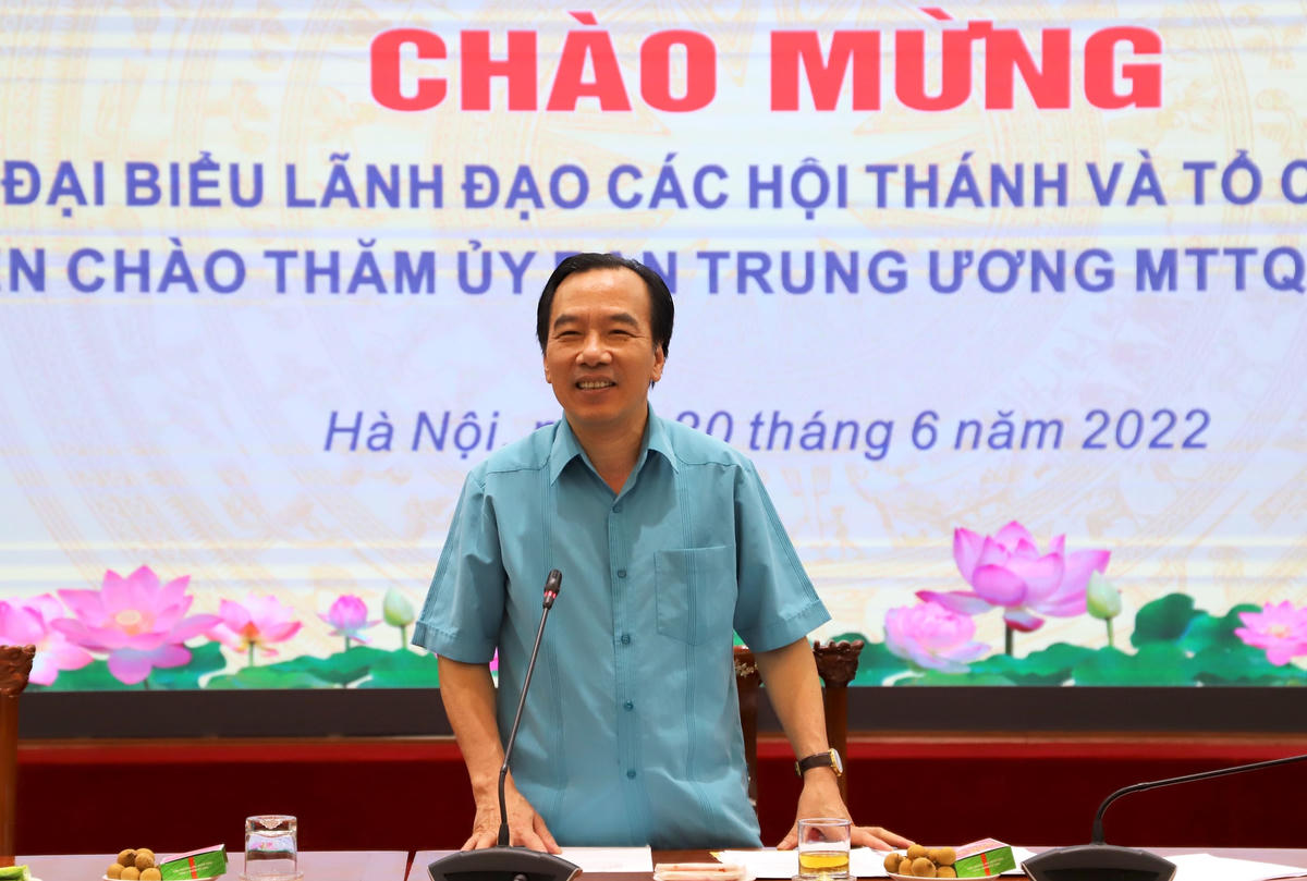 Phó Chủ tịch Ngô Sách Thực phát biểu tại buổi tiếp.