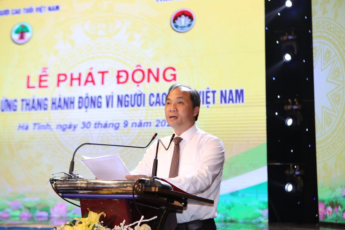 Bí thư Tỉnh ủy Hà Tĩnh Hoàng Trung Dũng phát biểu tại buổi lễ.