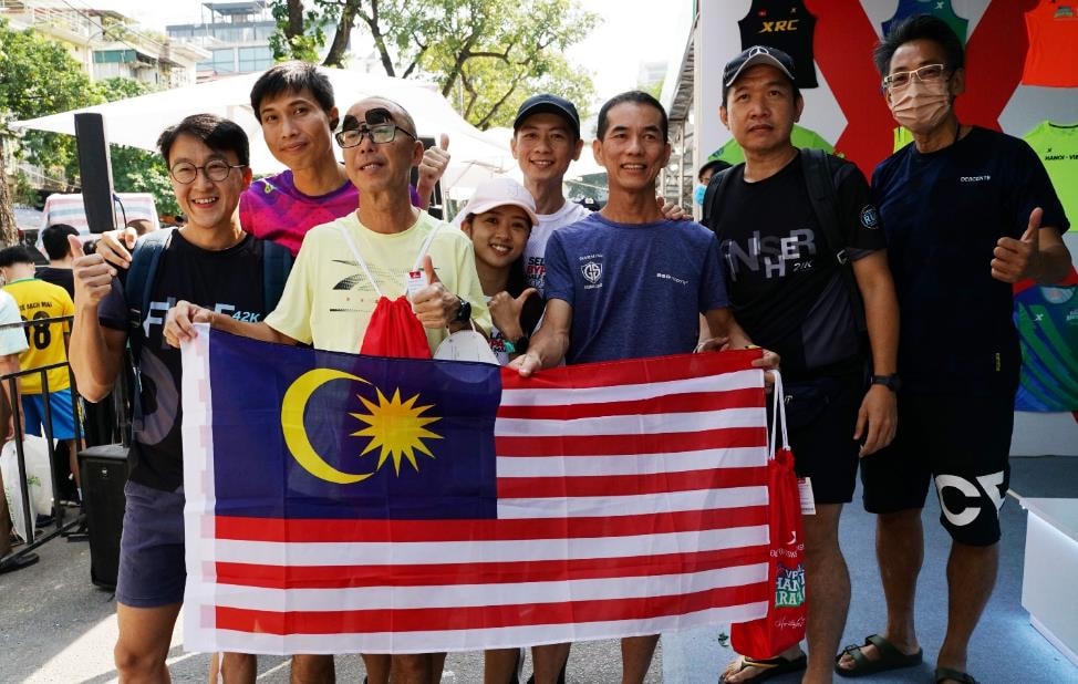 Sôi động giải chạy marathon quốc tế chính thức của Hà Nội trước giờ tranh tài