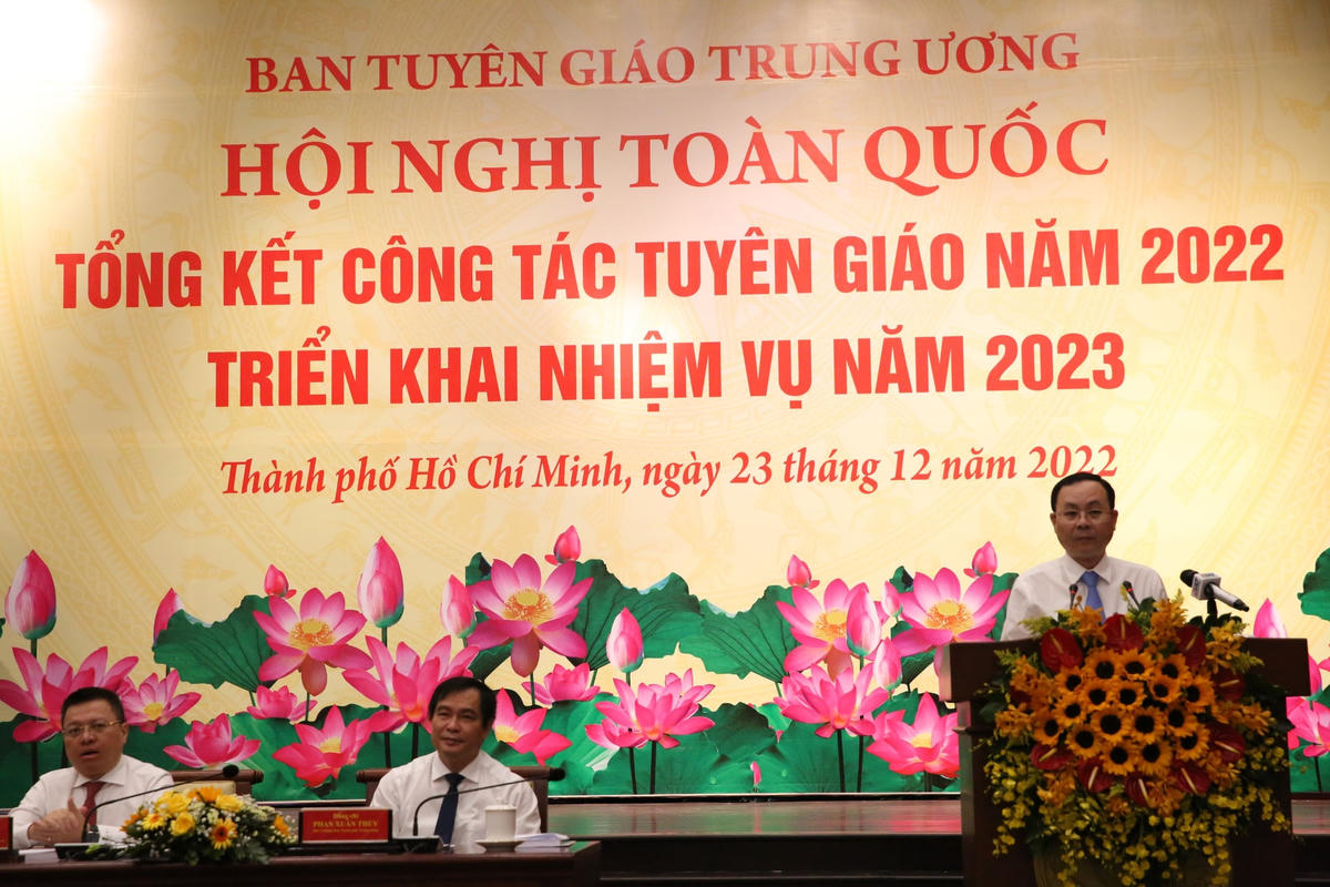 Ông Nguyễn Văn Hiếu, Phó Bí thư Thành ủy TP HCM phát biểu chào mừng Hội nghị. (Ảnh: Hồng Phúc).