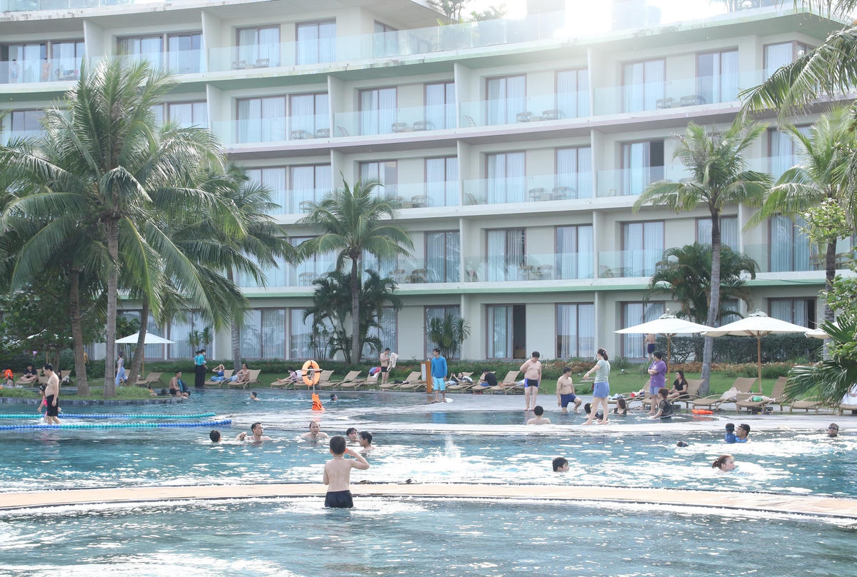 Hàng vạn du khách thích thú với kỳ nghỉ đa trải nghiệm tại resort 5 sao 