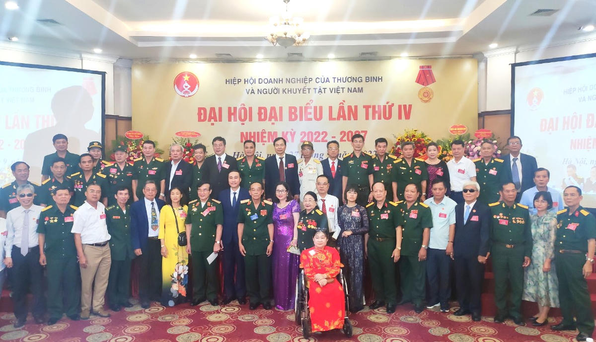 Ban Chấp hành Hiệp hội doanh nghiệp của Thương binh và Người khuyết tật Việt Nam khóa IV, nhiệm kỳ 2022 – 2027 ra mắt Đại hội.