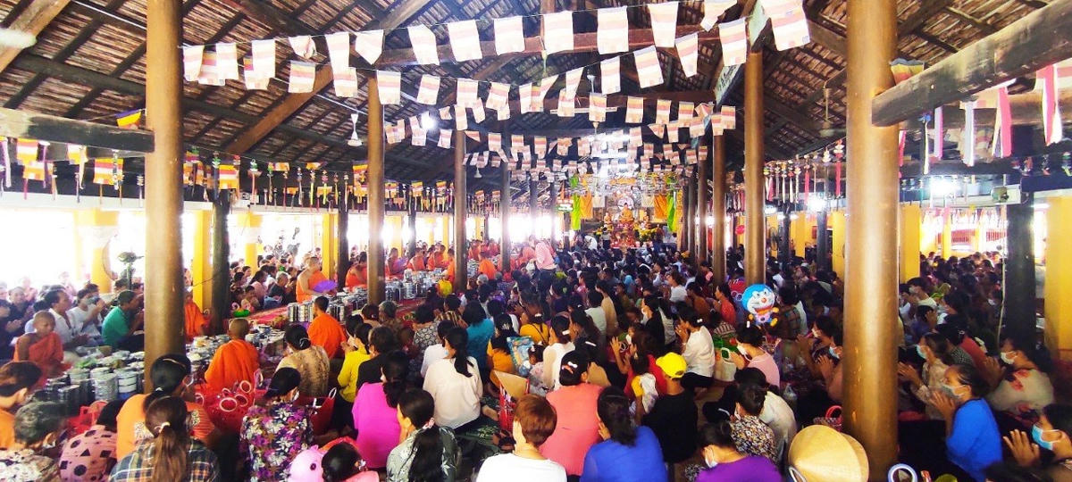 Đồng bào dân tộc Khmer đón cổ truyền Chôl Chnăm Thmây.( Ảnh minh hoạ)