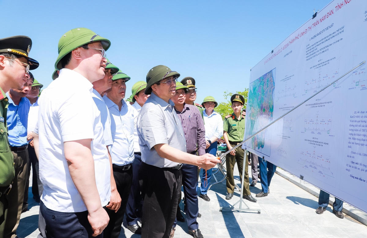 Thủ tướng Phạm Minh Chính khảo sát Dự án cải tạo, mở rộng Quốc lộ 46 đoạn Vinh - Nam Đàn.