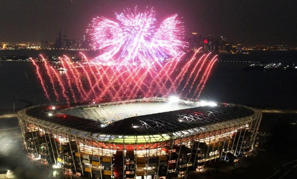 974 là mã số quốc tế của nước chủ nhà World Cup 2022 và cũng chính là số container vận chuyển được sử dụng trong quá trình xây dựng sân đấu. Ảnh: Zing.