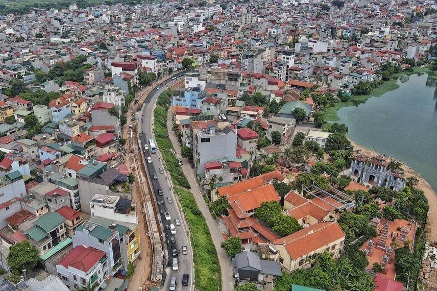 Hiện tại các đơn vị thi công đã dừng toàn bộ các hoạt động cắt xẻ (đào mới) đê từ ngày 15/6/2023, thực hiện đắp hoàn trả toàn bộ phạm vi đê đã đào hạ cao trình chống lũ, đến nay đã đắp trả được khoảng 400/700md.