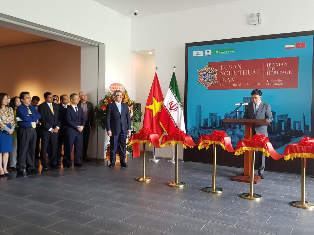 Thứ trưởng Bộ Ngoại giao Phạm Quang Hiệu phát biểu tại lễ khai mạc triển lãm.