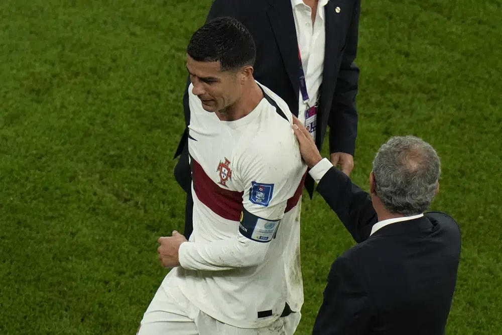Cristiano Ronaldo viết tâm thư sau khi giấc mơ World Cup tan vỡ