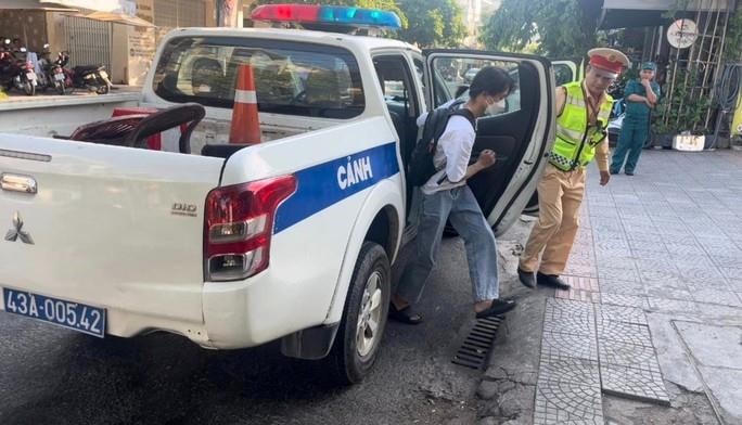 Xe tuần tra chuyên dụng của Trạm CSGT cửa ô Hòa Nhơn (Đà Nẵng), đưa thí sinh Trần Lê Quốc Thịnh đến điểm thi. Ảnh: Trạm CSGT cửa ô Hòa Nhơn.