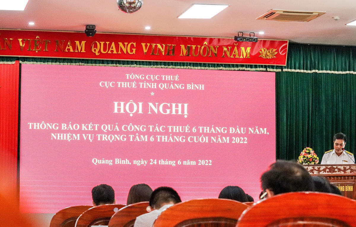 Trong 6 tháng đầu năm, tỉnh Quảng Bình đã ước thực hiện thu ngân sách 4.295,5 tỷ đồng, đạt 89,8% dự toán trung ương do Bộ Tài chính giao, thu nợ 180 tỷ đồng.