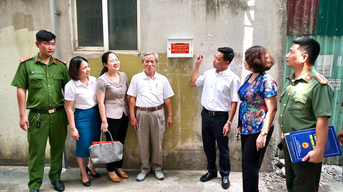 Quận Nam Từ Liêm (Hà Nội) với mô hình “Hòm thư tố giác tội phạm”, triển khai các biện pháp nhằm đảm bảo an ninh trật tự địa bàn.